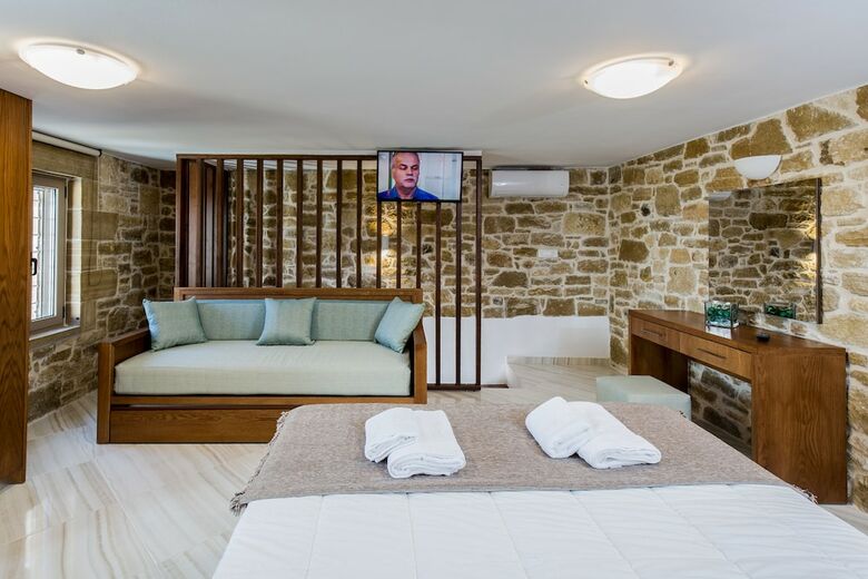Aparthotel Agarathos Homes