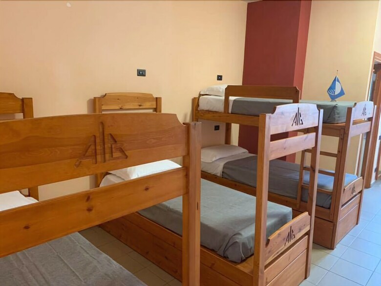 Hostal Ostello Marina Degli Ulivi