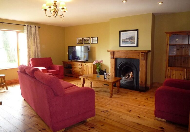Apartamento Dingle Courtyard Cottages 3 Bed Sleeps 6
