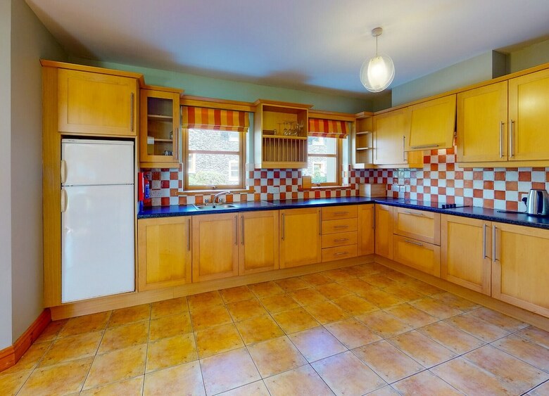 Apartamento Dingle Courtyard Cottages 3 Bed Sleeps 6