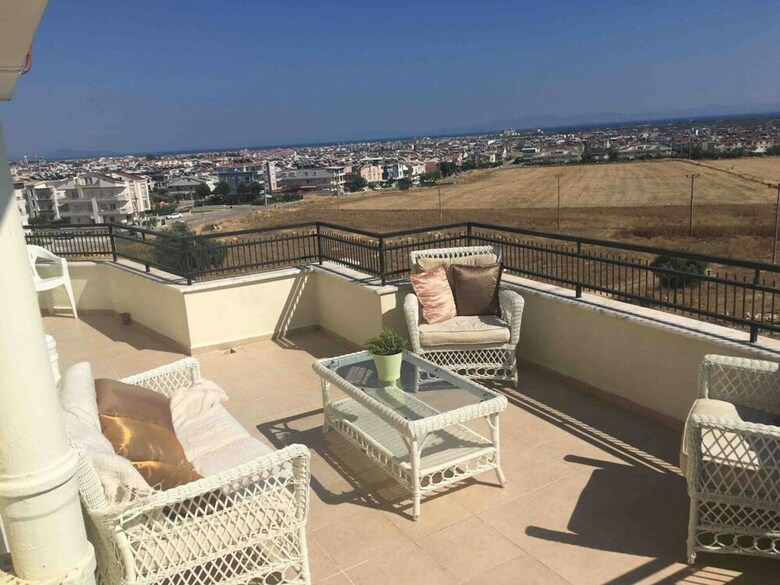 Villa Superb Penthouse Sleeps 8 ,6 Beds