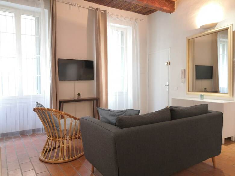 Charming & Central Apartment In Aix