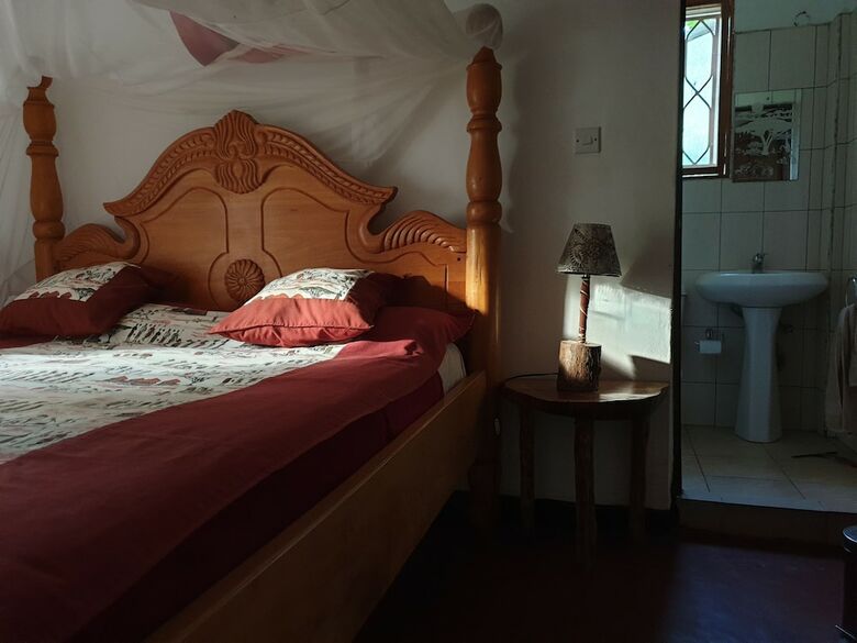 Hotel Alison & Dave's Guesthouse