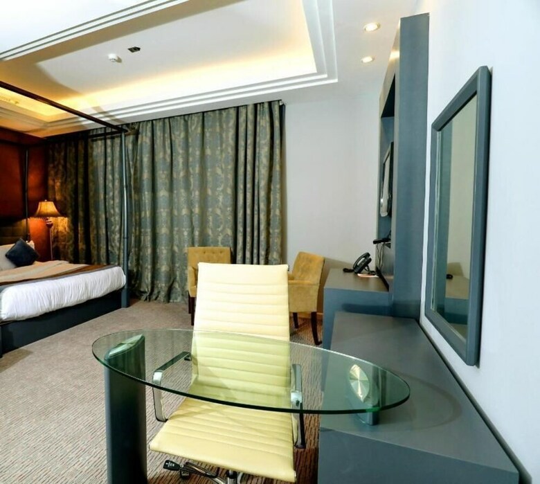 Business Inn Tahlia Hotel