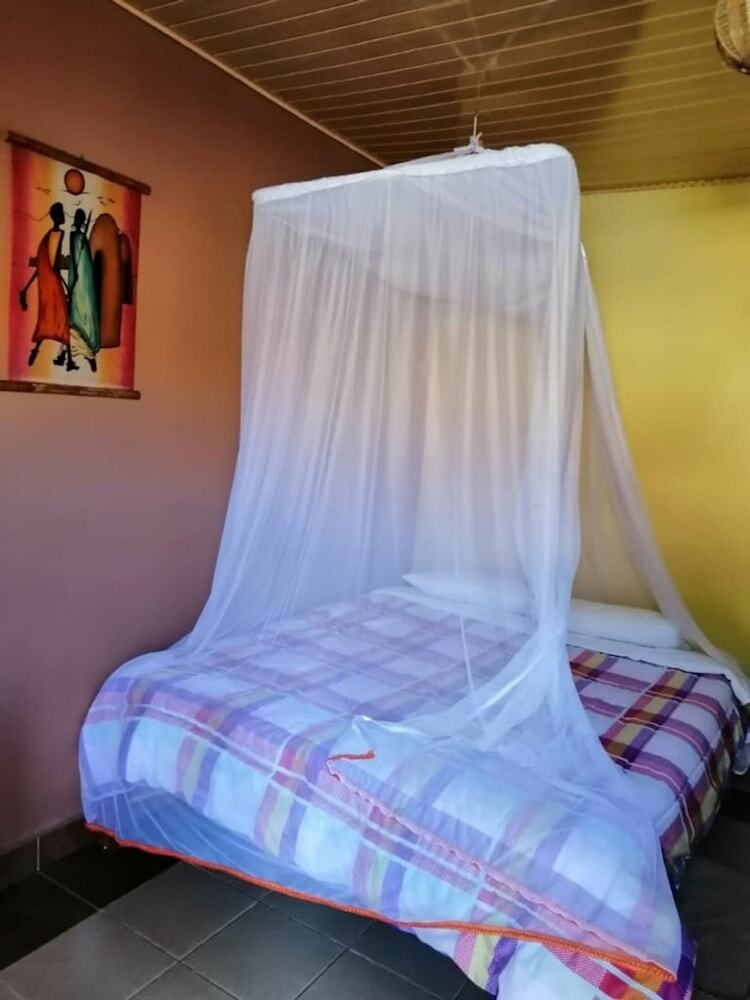 Acacia Shade Hotel