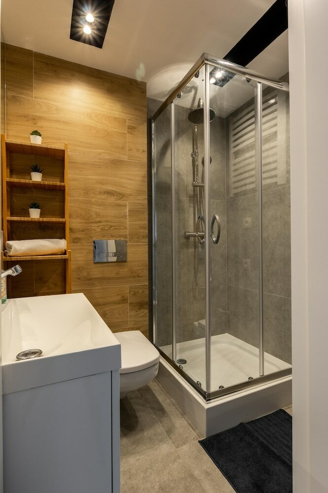 Warsaw Concierge Silver Apartment
