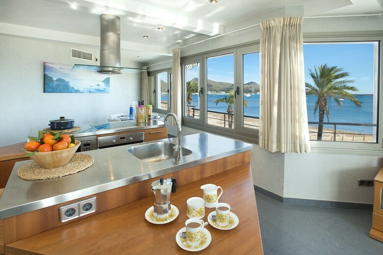 Luxury Sea View Apartment