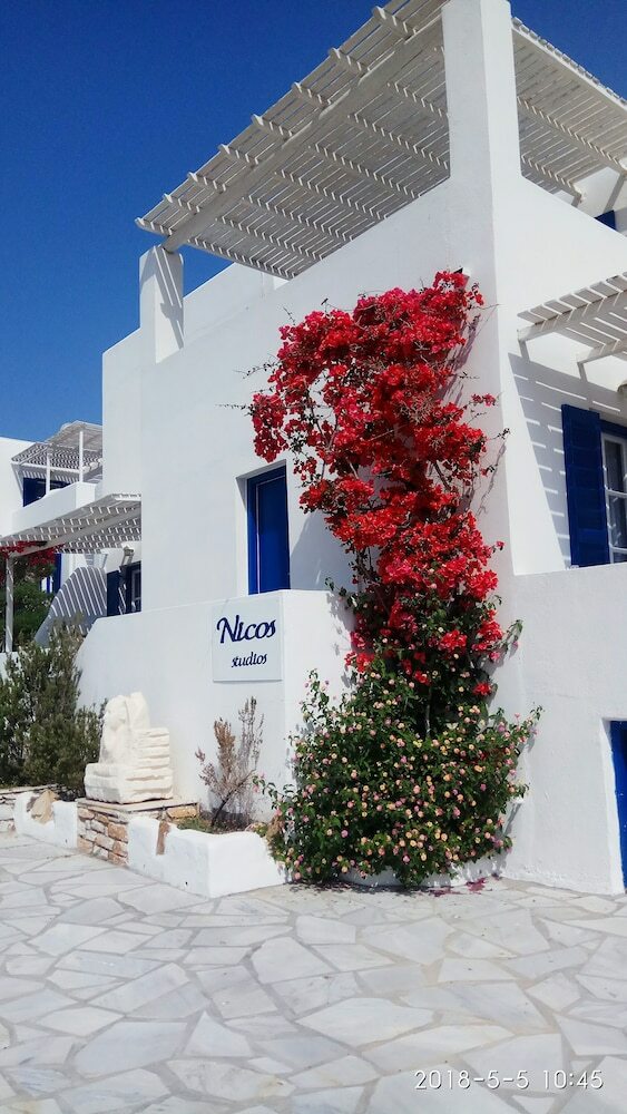 Aparthotel Nicos Studios & Apartments