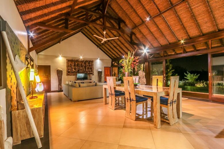 Villa Luna Maya