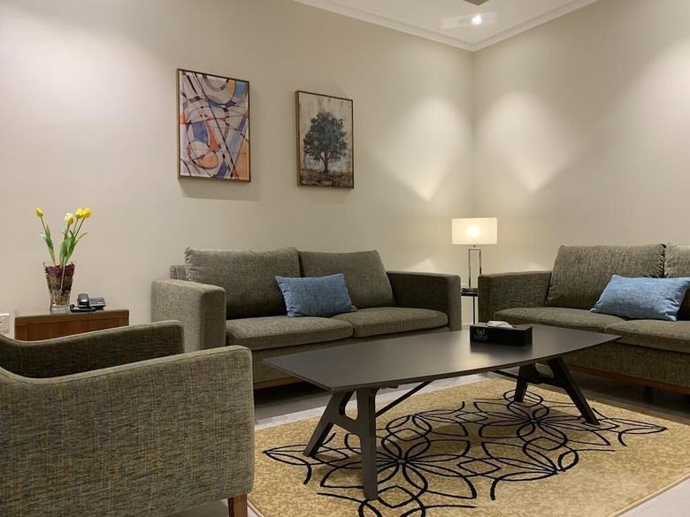 Lotaz Hotel Suites - Al Salamah