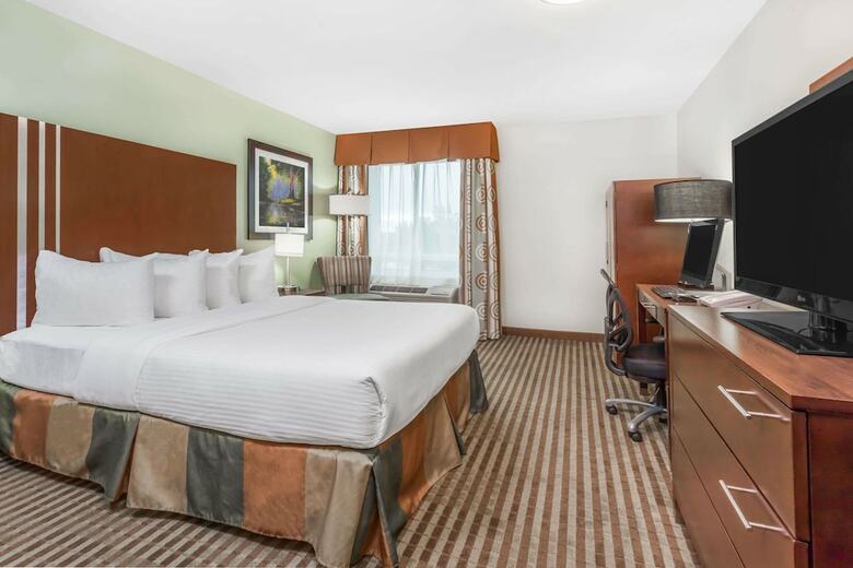 Aparthotel Ramada By Wyndham Carlyle