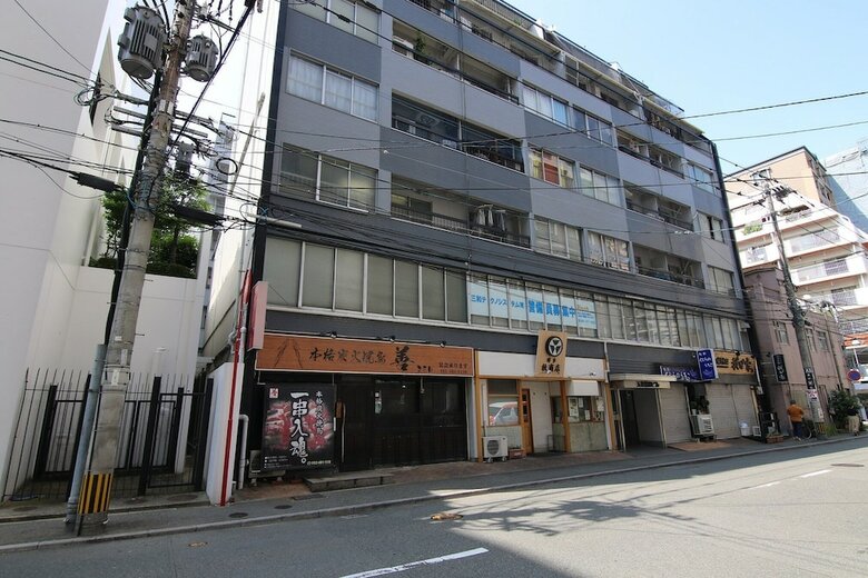 Hakata Apartment 8b