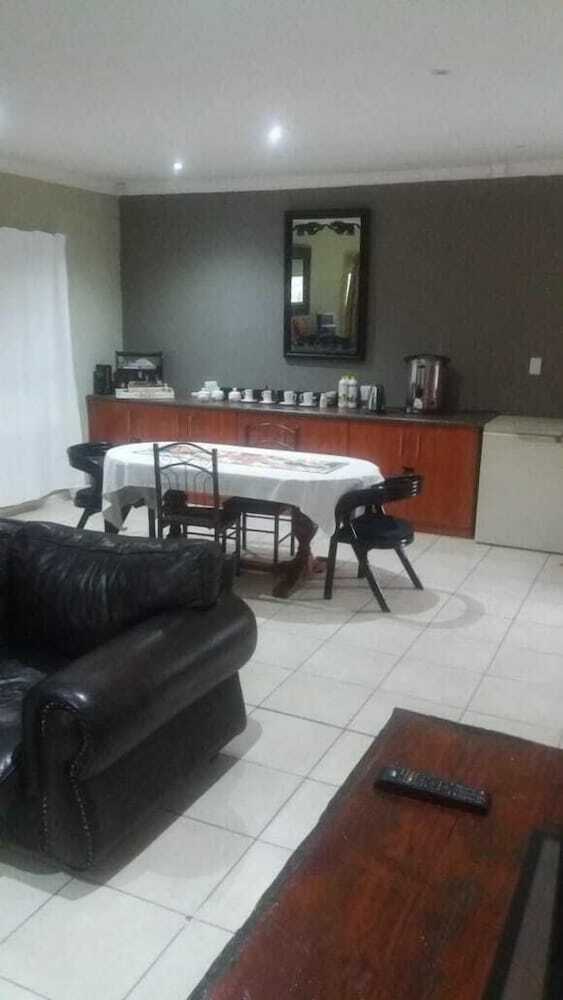 Hotel Villa Rosa Inn
