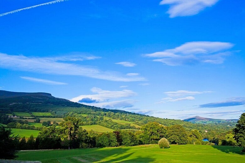 Cabana 7 Bed Lodge With Mountain Views, Glanusk Estate
