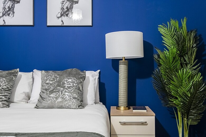 Penryn Apartment By Flexystays