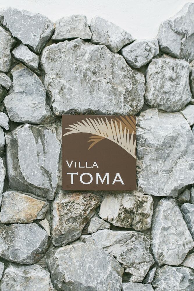 Villa Toma West