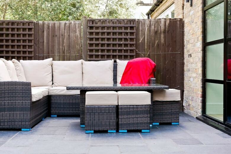 Bright & Spacious 5 Bed House In Charming Putney