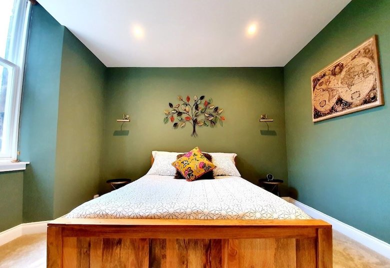 Unwind In A Bright Airy Victorian Apartment In West End!