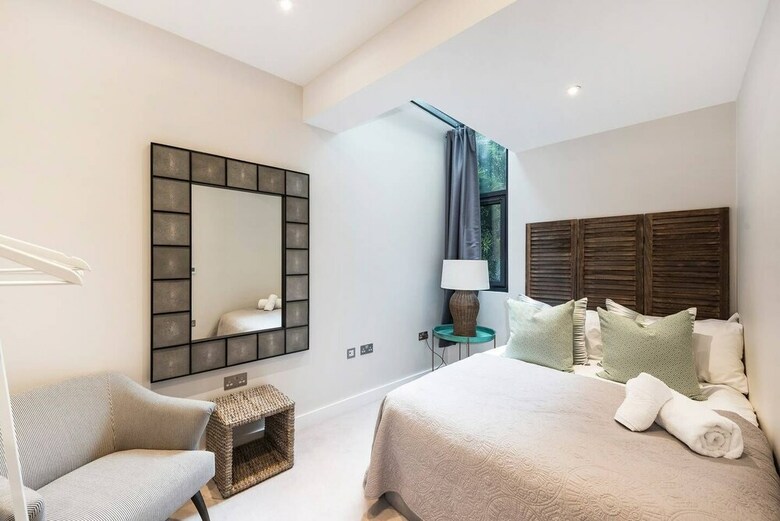 Modern, Bright & Elegant 3 Bed Fulham Maisonette