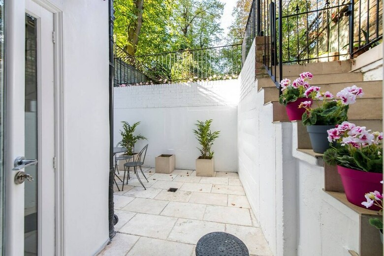 Fantastic 3 Bed Apartment In Earls Court