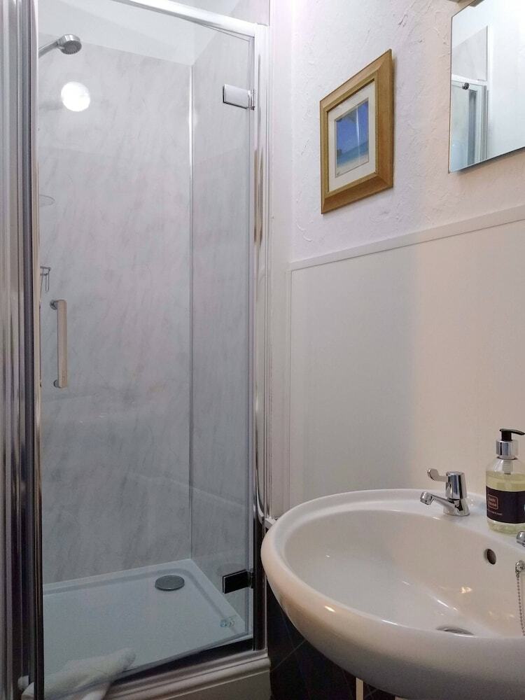 Hotel Hazeldene Guest House