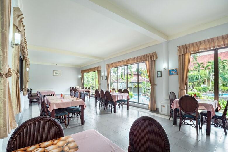 Hotel Oyo 869 Ban Nam Mao Resort