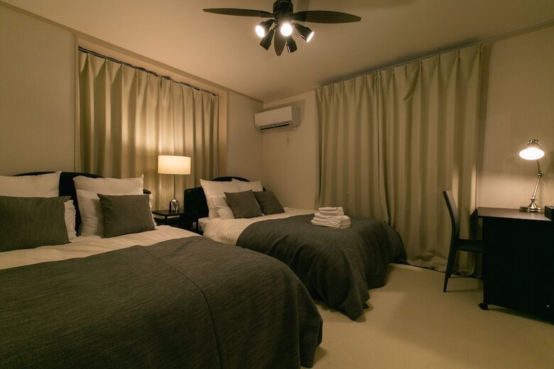 Infinity Hotel -aja-