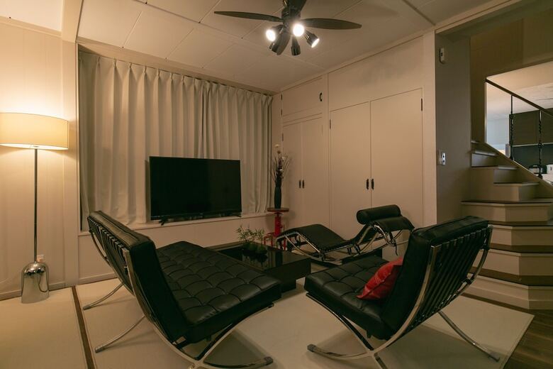 Infinity Hotel -aja-