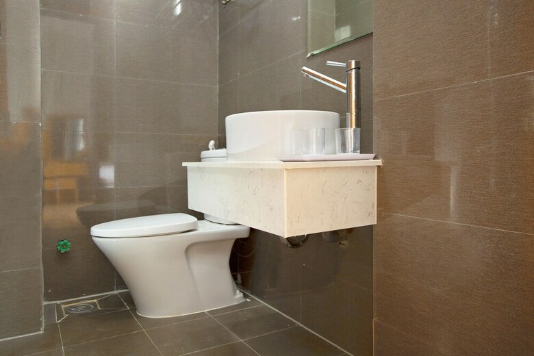 Oyo 989 Hoang Anh Hotel