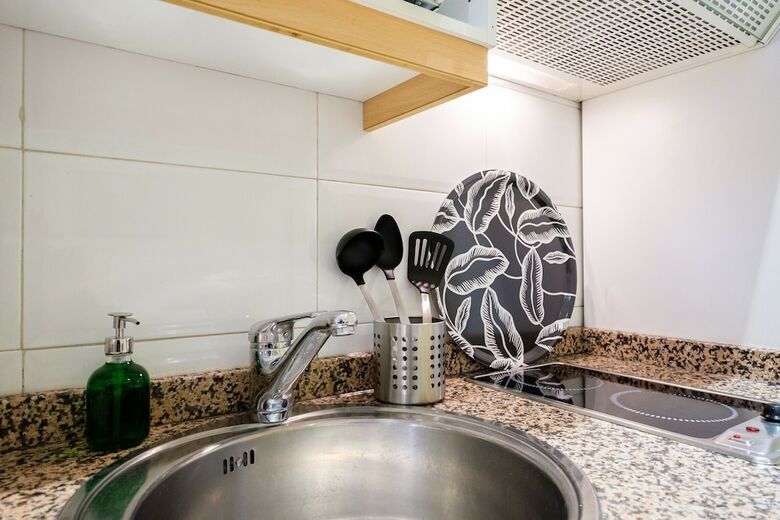 Apartamento Estudio Con Terraza En Malasa�a