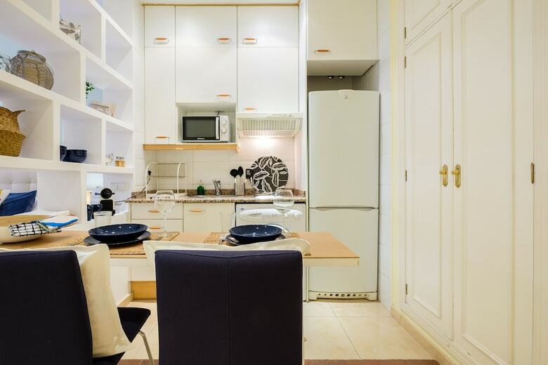 Apartamento Estudio Con Terraza En Malasa�a