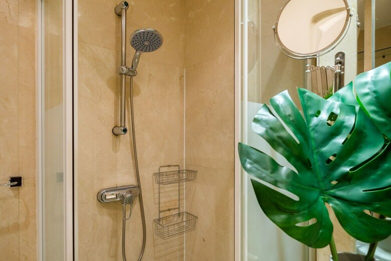 Apartamento Estudio Con Terraza En Malasa�a