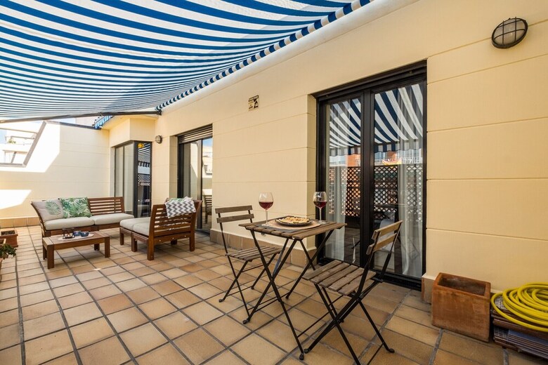Apartamento Acogedor �tico Con Terraza En Retiro