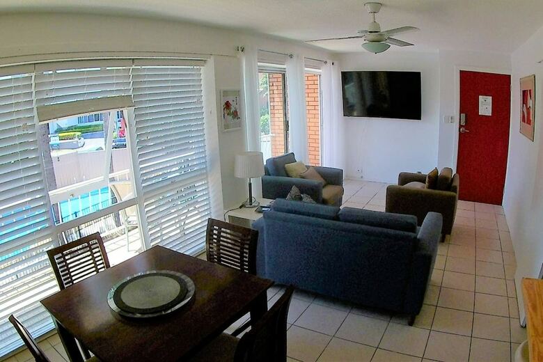 Apartamento 2 Bedroom Condo In Surfers Centre