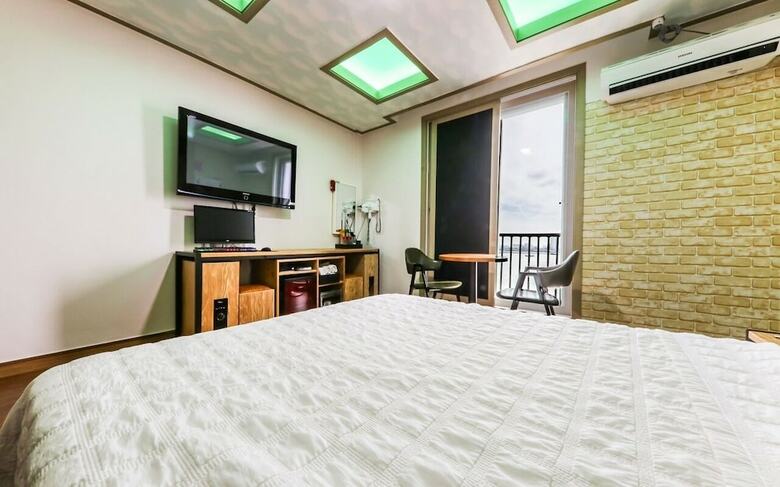 Seocheon Taxi Hotel