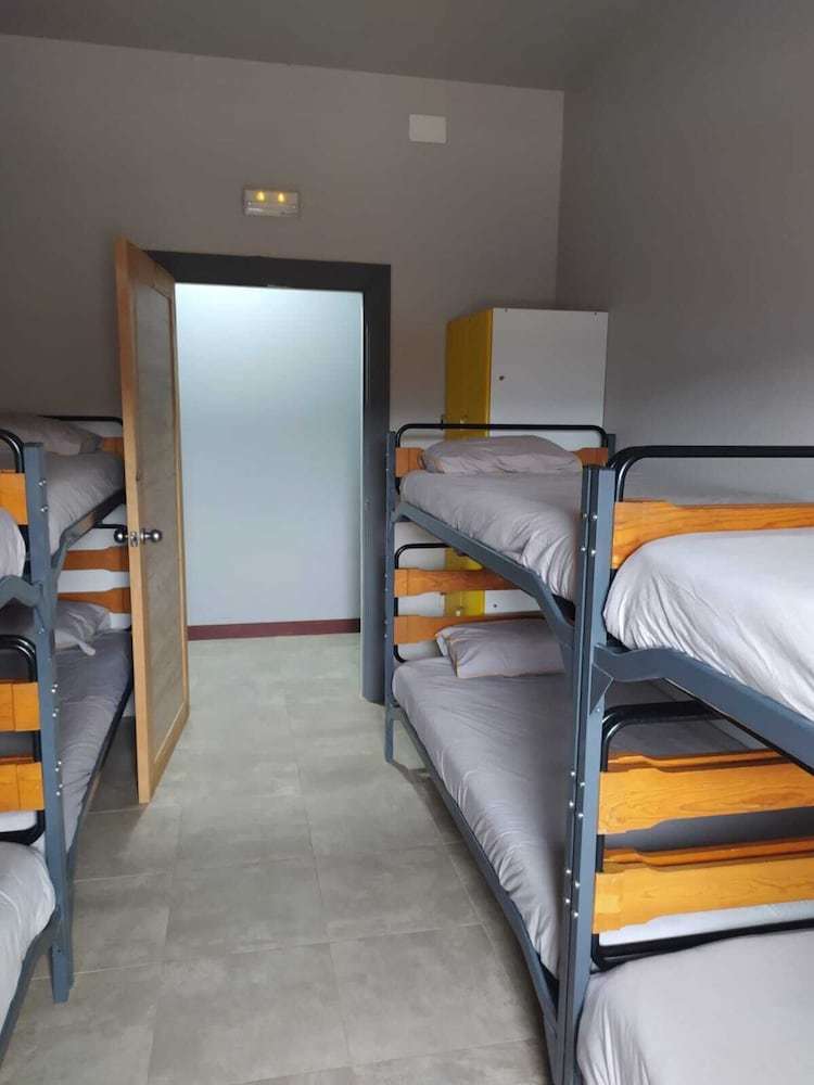 Hostal Alarpe Aterpetxea - Hostel