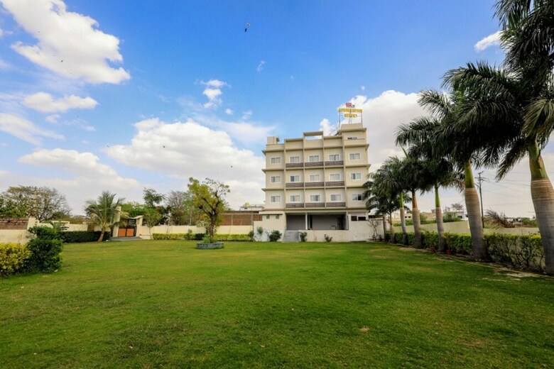 Hotel Gorakh Shyam Resort