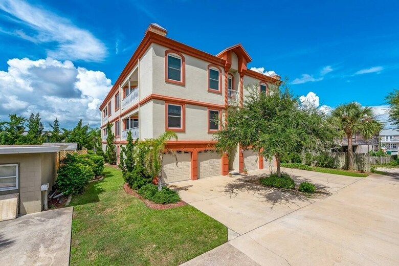 Penthouse Luxury - Exquisite Oceanside Condo