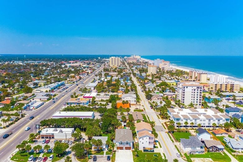 Villa Sun-splashed Luxe Townhome - Walk To The Sand