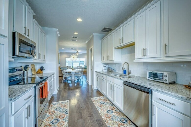 Villa Beach Escape Four - Luxury Townhome