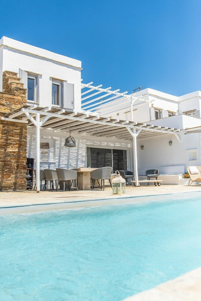 Apartamento Triandaros Villa With Pool