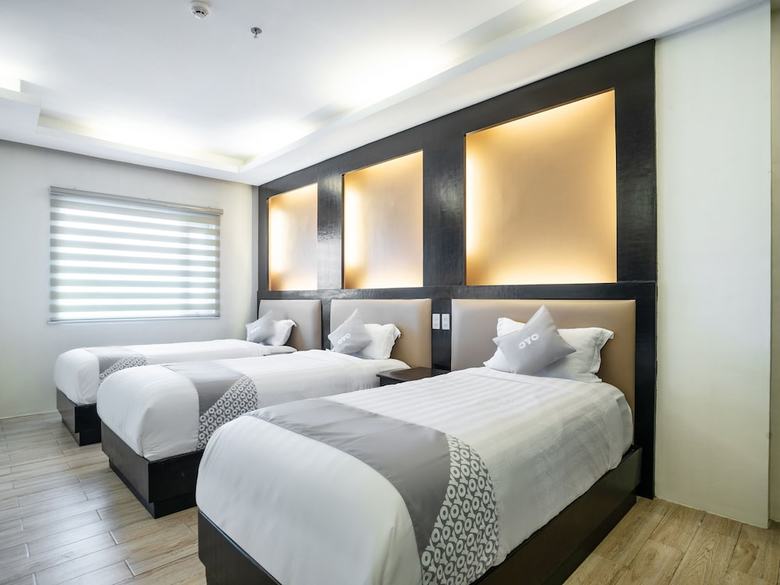 Hotel North Pointe Residences
