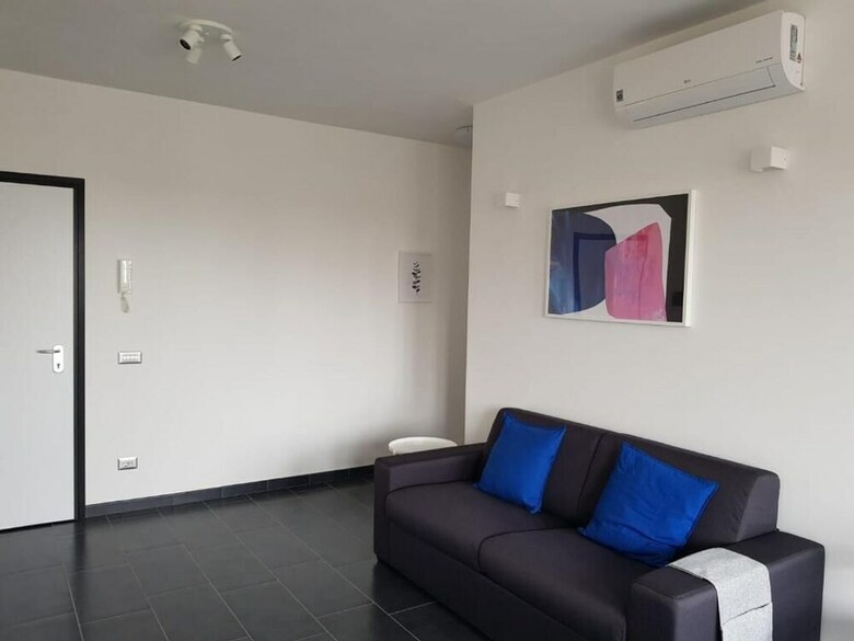 Nomentana White Apartment