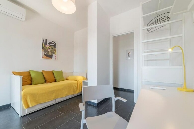 Nomentana White Apartment