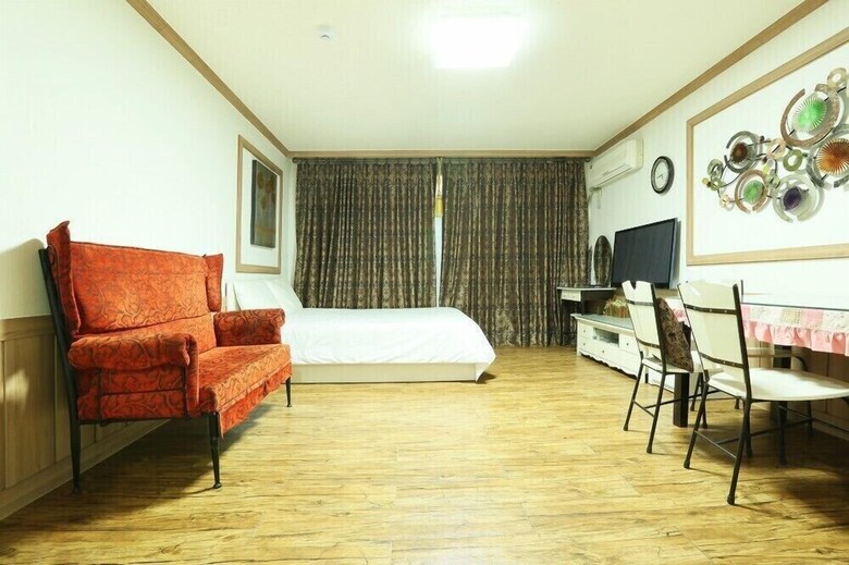 Apartamentos You And Me Pension