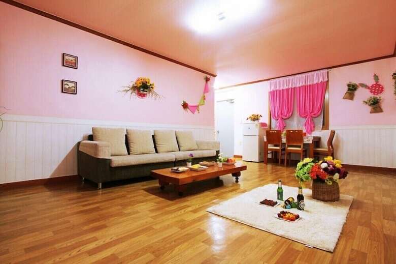Apartamentos Red Post Box Pension
