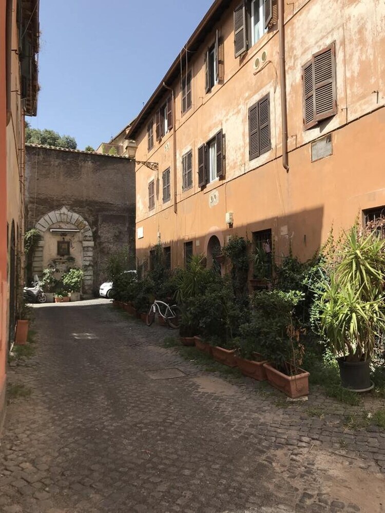 Apartamento Studio In Roma, With Wifi
