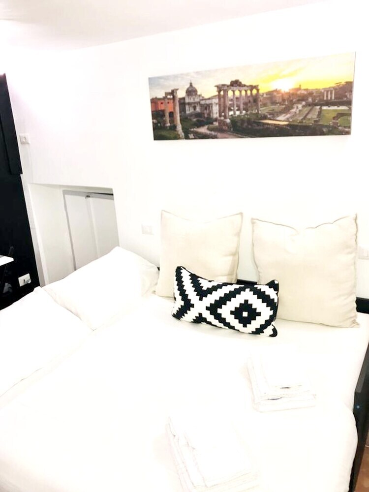 Apartamento Studio In Roma, With Wifi