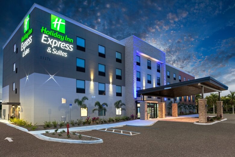 Hotel Holiday Inn Express & Suites Ft Myers Beach-sanibel Gateway