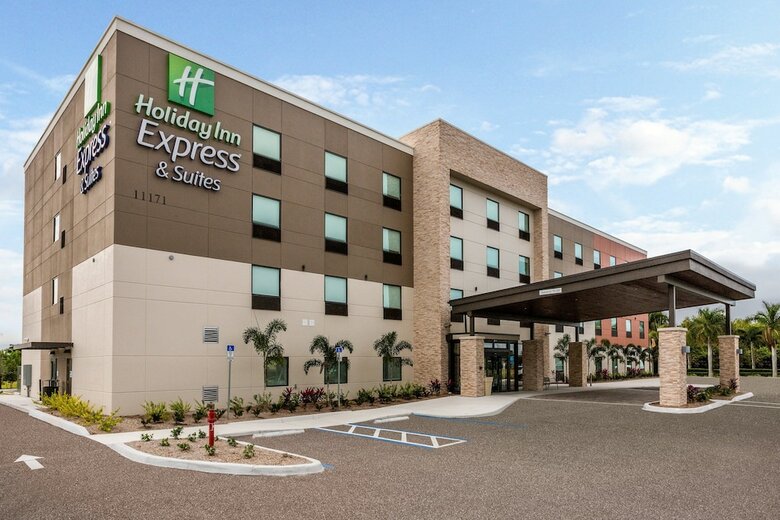 Hotel Holiday Inn Express & Suites Ft Myers Beach-sanibel Gateway